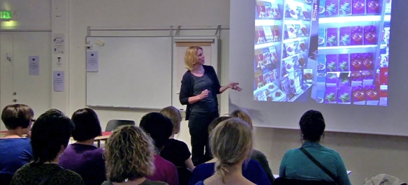 Petra Trobäck i maj 2013 (Skärpdump från videoinspelning av föreläsningen)